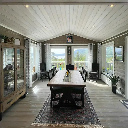 Family In Semesterbostad